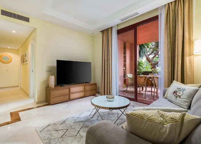 Beachfront, 3Pools, King Bed, Free Gymparking