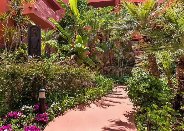 Beachfront, 3Pools, King Bed, Free Gymparking