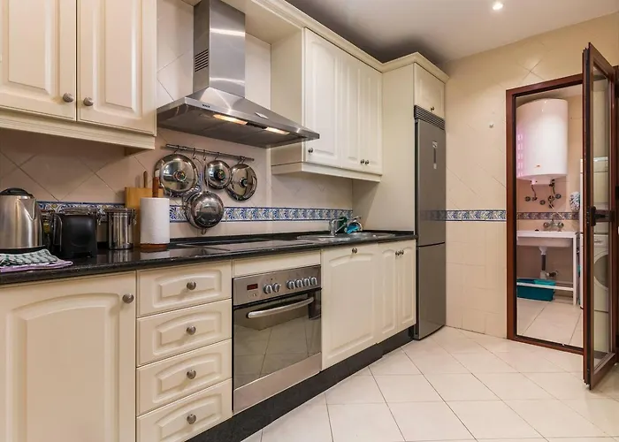 Beachfront, 3Pools, King Bed, Free Gymparking